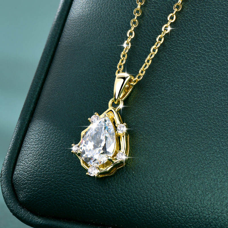 Elegant Gold Plated Pear Round Cubic V-Neck Collarbone Teardrop Pendant Necklace